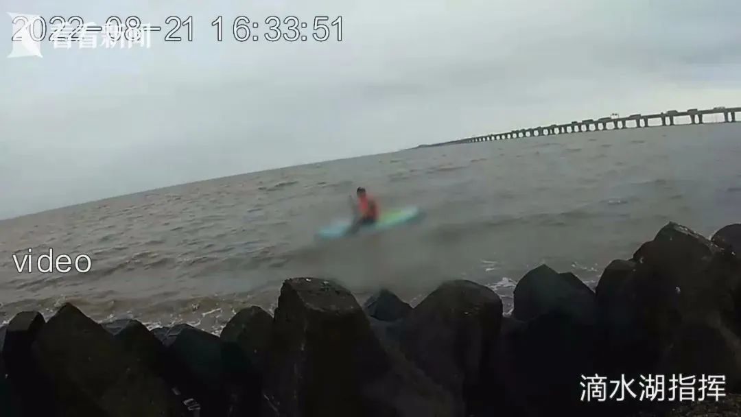 冒着涨潮、山洪等各种风险也要去一睹为快? “野生”景点成网红打卡地危机四伏休闲区蓝鸢梦想 - Www.slyday.coM 冒着涨潮、山洪等各种风险也要去一睹为快? “野生”景点成网红打卡地危机四伏休闲区蓝鸢梦想 - Www.slyday.coM