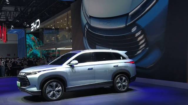 比亚迪护卫舰07亮相成都车展