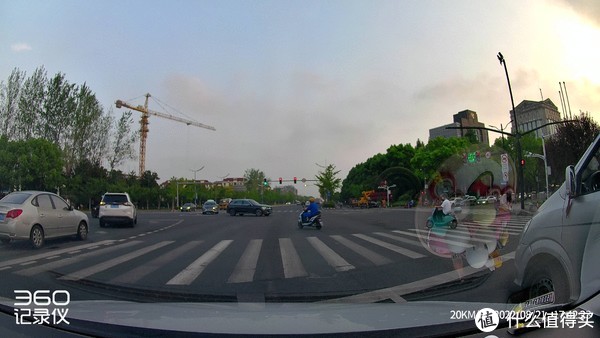 开车上路的第一重保障——谈谈这款4K行车记录仪两个月的真实使用感受休闲区蓝鸢梦想 - Www.slyday.coM 开车上路的第一重保障——谈谈这款4K行车记录仪两个月的真实使用感受休闲区蓝鸢梦想 - Www.slyday.coM