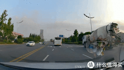 开车上路的第一重保障——谈谈这款4K行车记录仪两个月的真实使用感受休闲区蓝鸢梦想 - Www.slyday.coM 开车上路的第一重保障——谈谈这款4K行车记录仪两个月的真实使用感受休闲区蓝鸢梦想 - Www.slyday.coM