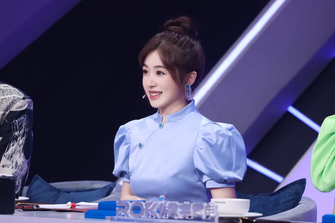 “好吃挚友”杨颖惊喜加盟,《听说很好吃》再现“武侠美食”休闲区蓝鸢梦想 - Www.slyday.coM “好吃挚友”杨颖惊喜加盟,《听说很好吃》再现“武侠美食”休闲区蓝鸢梦想 - Www.slyday.coM