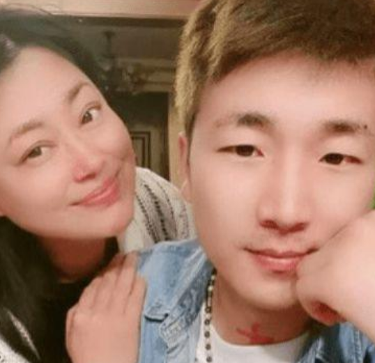 陈令韬反锤孟美岐?鼻孔女勾引过伐木累?王东孕期家暴出轨?洗白女背后有干爹?李菁菁和小老公离婚?四千年不靠资本?休闲区蓝鸢梦想 - Www.slyday.coM 陈令韬反锤孟美岐?鼻孔女勾引过伐木累?王东孕期家暴出轨?洗白女背后有干爹?李菁菁和小老公离婚?四千年不靠资本?休闲区蓝鸢梦想 - Www.slyday.coM