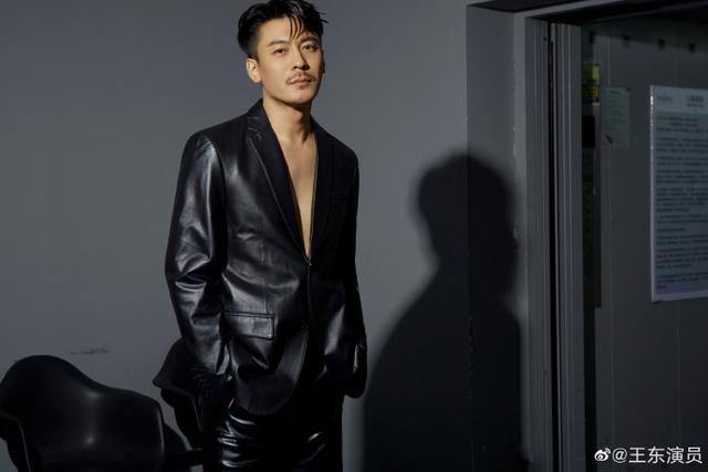 演员王东被妻子控诉家暴!女方头部受伤导致失忆,本人回应解脱了休闲区蓝鸢梦想 - Www.slyday.coM 演员王东被妻子控诉家暴!女方头部受伤导致失忆,本人回应解脱了休闲区蓝鸢梦想 - Www.slyday.coM