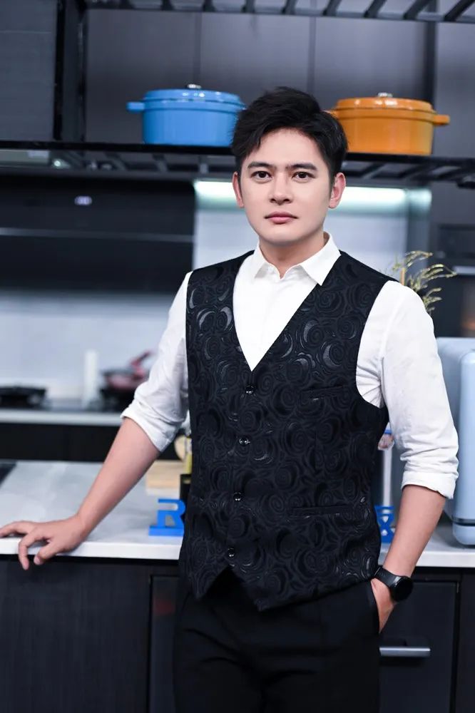 “好吃挚友”杨颖惊喜加盟,《听说很好吃》再现“武侠美食”休闲区蓝鸢梦想 - Www.slyday.coM “好吃挚友”杨颖惊喜加盟,《听说很好吃》再现“武侠美食”休闲区蓝鸢梦想 - Www.slyday.coM