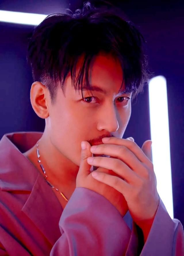 娱乐圈出现家暴下头男!抡起婴儿床床板打老婆,演员王东退圈吧休闲区蓝鸢梦想 - Www.slyday.coM 娱乐圈出现家暴下头男!抡起婴儿床床板打老婆,演员王东退圈吧休闲区蓝鸢梦想 - Www.slyday.coM