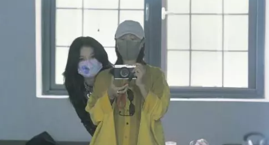 春夏陈粒女女恋情?甜心女被水果台吸血?甲鱼男和前任复合?孙骁骁一身黑料?《莲花楼》剧组打人?海绵宝宝准备结婚了?休闲区蓝鸢梦想 - Www.slyday.coM 春夏陈粒女女恋情?甜心女被水果台吸血?甲鱼男和前任复合?孙骁骁一身黑料?《莲花楼》剧组打人?海绵宝宝准备结婚了?休闲区蓝鸢梦想 - Www.slyday.coM