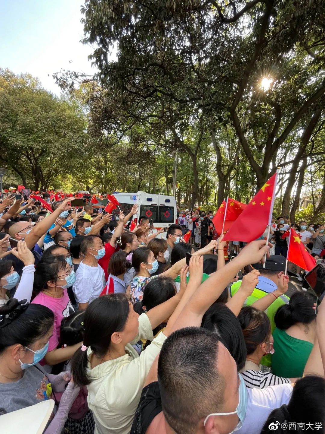 “这辈子第一次见到这么大的场面”休闲区蓝鸢梦想 - Www.slyday.coM “这辈子第一次见到这么大的场面”休闲区蓝鸢梦想 - Www.slyday.coM