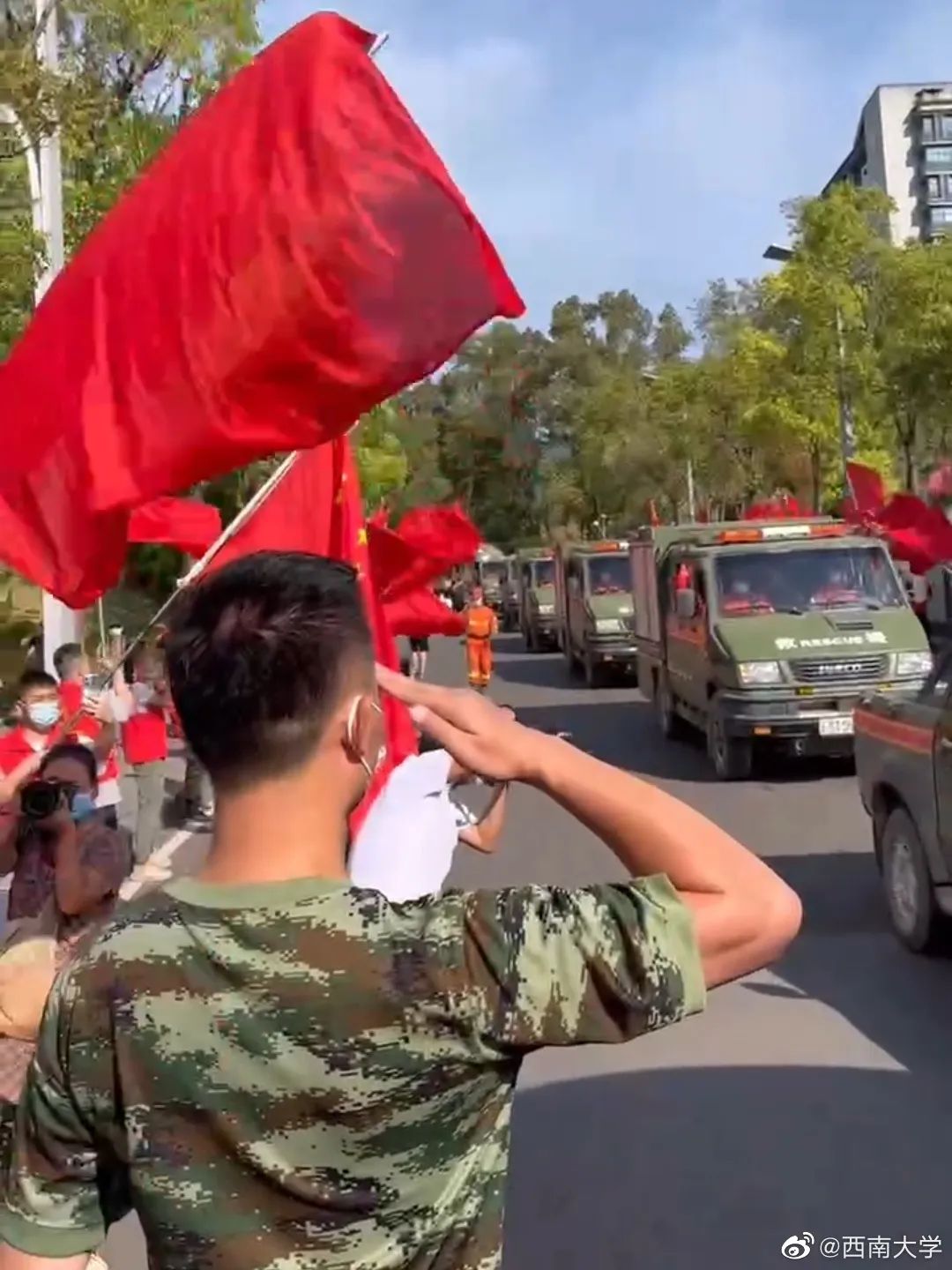 “这辈子第一次见到这么大的场面”休闲区蓝鸢梦想 - Www.slyday.coM “这辈子第一次见到这么大的场面”休闲区蓝鸢梦想 - Www.slyday.coM