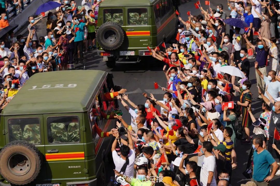 “这辈子第一次见到这么大的场面”休闲区蓝鸢梦想 - Www.slyday.coM “这辈子第一次见到这么大的场面”休闲区蓝鸢梦想 - Www.slyday.coM