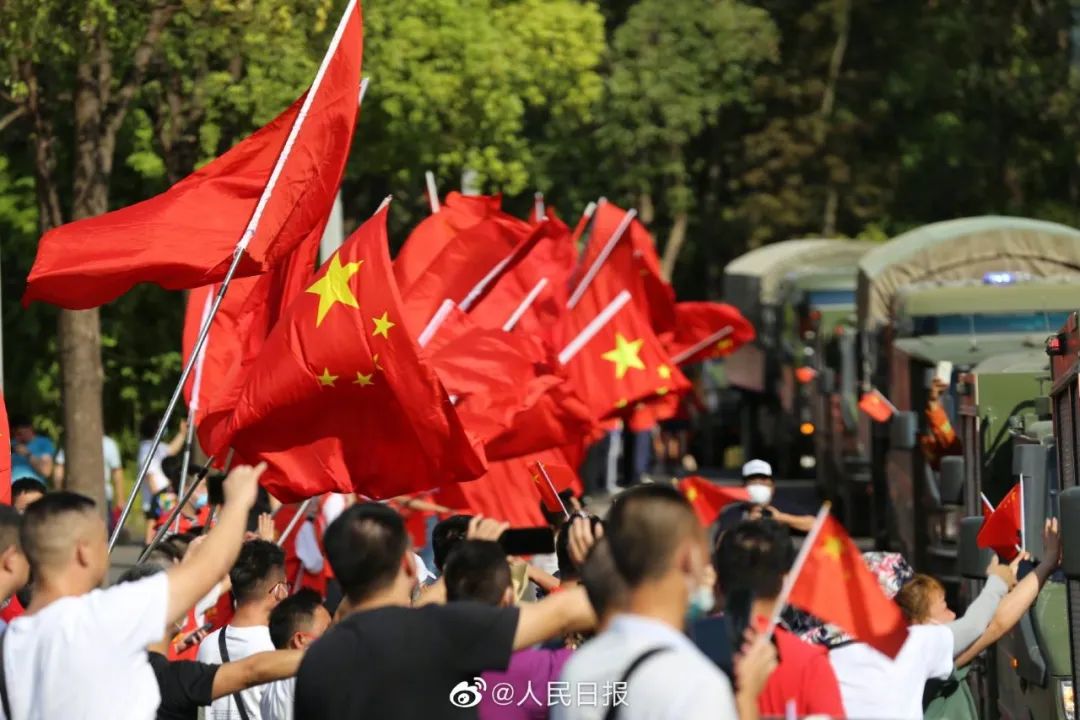 “这辈子第一次见到这么大的场面”休闲区蓝鸢梦想 - Www.slyday.coM “这辈子第一次见到这么大的场面”休闲区蓝鸢梦想 - Www.slyday.coM