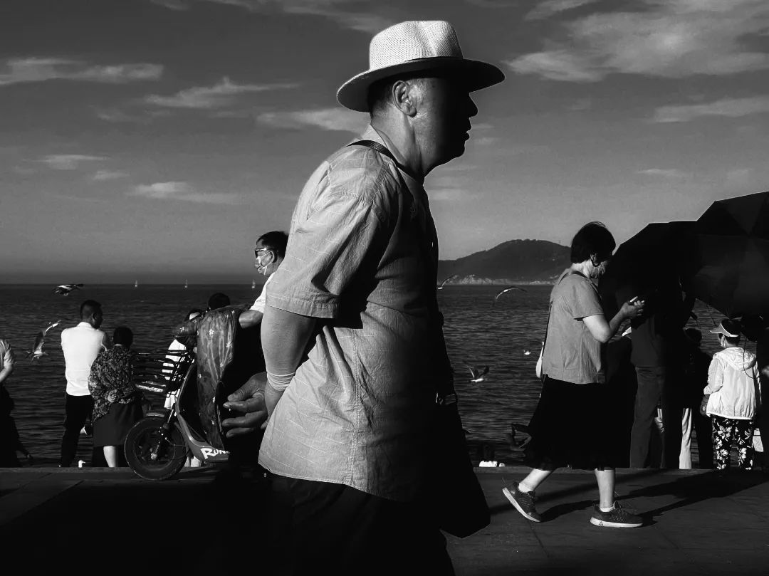 中国90后小伙用着6年前的iPhone,拍出令人赞叹的旅行大片!休闲区蓝鸢梦想 - Www.slyday.coM 中国90后小伙用着6年前的iPhone,拍出令人赞叹的旅行大片!休闲区蓝鸢梦想 - Www.slyday.coM