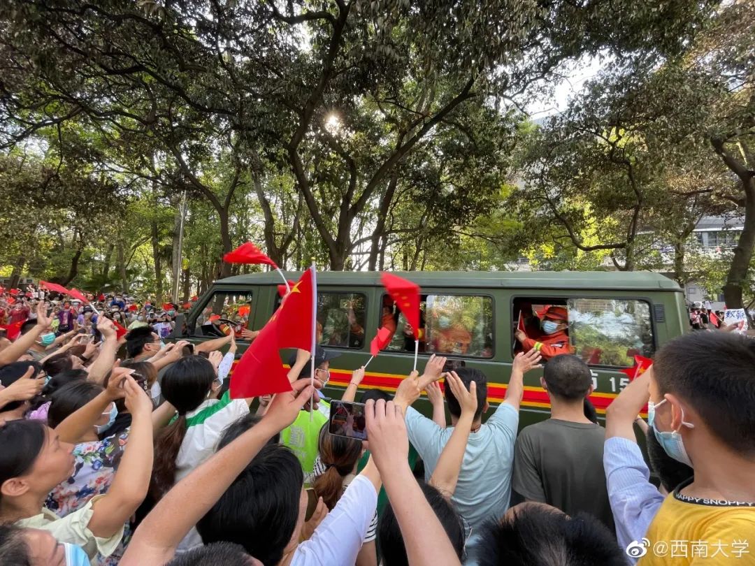 “这辈子第一次见到这么大的场面”休闲区蓝鸢梦想 - Www.slyday.coM “这辈子第一次见到这么大的场面”休闲区蓝鸢梦想 - Www.slyday.coM