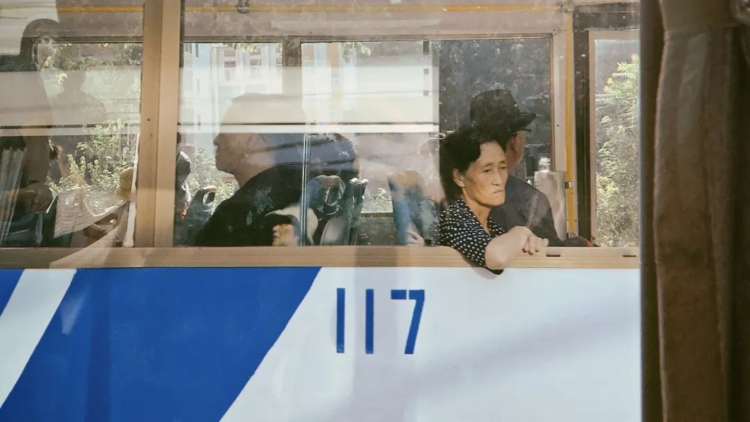 中国90后小伙用着6年前的iPhone,拍出令人赞叹的旅行大片!休闲区蓝鸢梦想 - Www.slyday.coM 中国90后小伙用着6年前的iPhone,拍出令人赞叹的旅行大片!休闲区蓝鸢梦想 - Www.slyday.coM