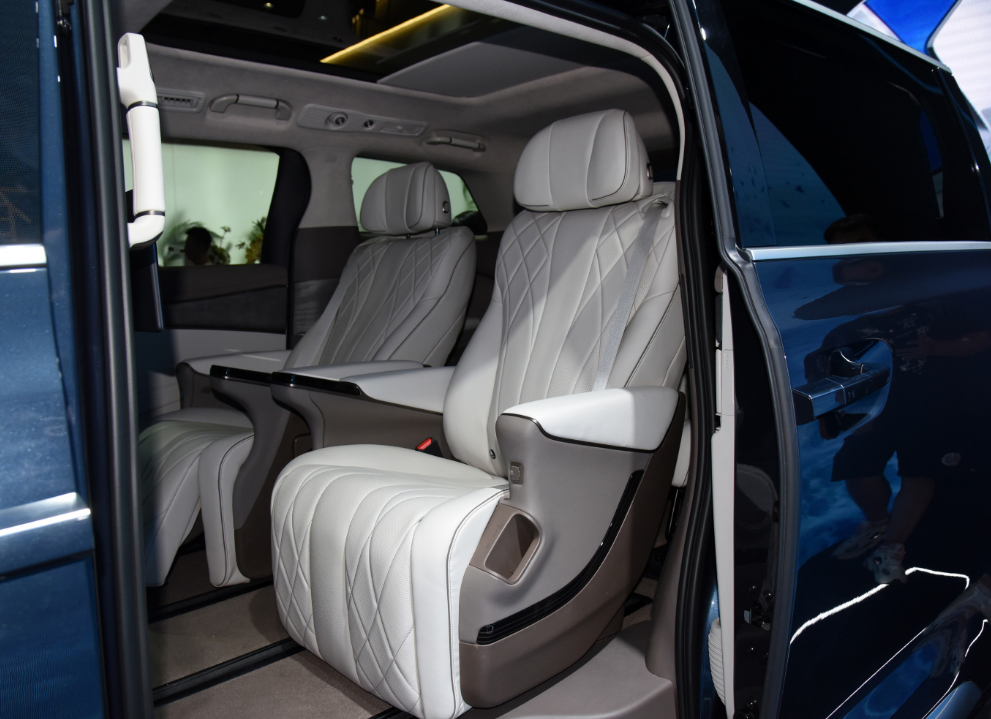 30万级豪华MPV推荐,腾势D9、别克GL8和梦想家怎么选?