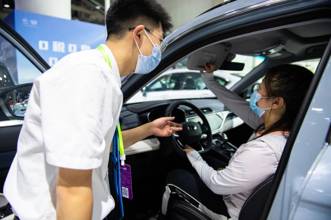 车市反弹，新能源车站C位