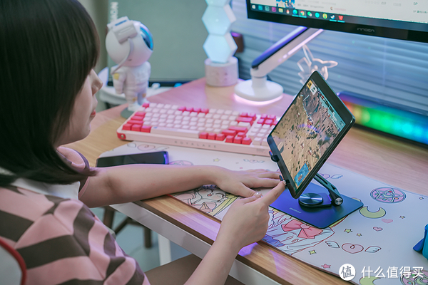 氛围感桌面改造1.0:释放桌面空间,用RGB打造极致梦幻世界!休闲区蓝鸢梦想 - Www.slyday.coM 氛围感桌面改造1.0:释放桌面空间,用RGB打造极致梦幻世界!休闲区蓝鸢梦想 - Www.slyday.coM