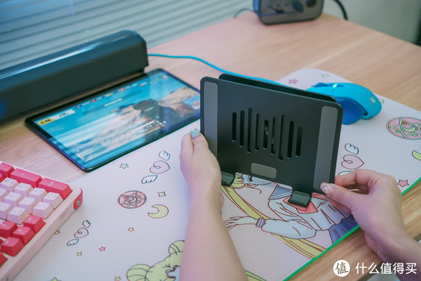 氛围感桌面改造1.0:释放桌面空间,用RGB打造极致梦幻世界!休闲区蓝鸢梦想 - Www.slyday.coM 氛围感桌面改造1.0:释放桌面空间,用RGB打造极致梦幻世界!休闲区蓝鸢梦想 - Www.slyday.coM