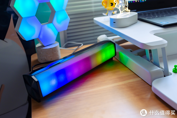 氛围感桌面改造1.0:释放桌面空间,用RGB打造极致梦幻世界!休闲区蓝鸢梦想 - Www.slyday.coM 氛围感桌面改造1.0:释放桌面空间,用RGB打造极致梦幻世界!休闲区蓝鸢梦想 - Www.slyday.coM