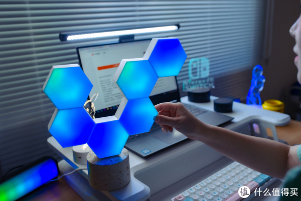 氛围感桌面改造1.0:释放桌面空间,用RGB打造极致梦幻世界!休闲区蓝鸢梦想 - Www.slyday.coM 氛围感桌面改造1.0:释放桌面空间,用RGB打造极致梦幻世界!休闲区蓝鸢梦想 - Www.slyday.coM