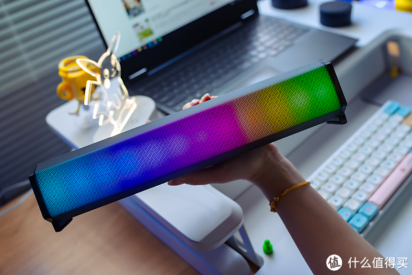 氛围感桌面改造1.0:释放桌面空间,用RGB打造极致梦幻世界!休闲区蓝鸢梦想 - Www.slyday.coM 氛围感桌面改造1.0:释放桌面空间,用RGB打造极致梦幻世界!休闲区蓝鸢梦想 - Www.slyday.coM