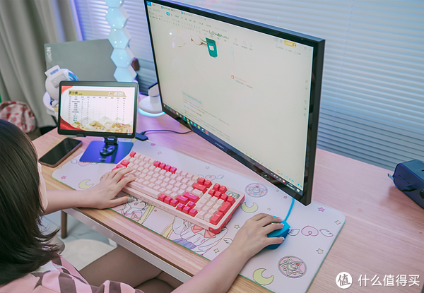 氛围感桌面改造1.0:释放桌面空间,用RGB打造极致梦幻世界!休闲区蓝鸢梦想 - Www.slyday.coM 氛围感桌面改造1.0:释放桌面空间,用RGB打造极致梦幻世界!休闲区蓝鸢梦想 - Www.slyday.coM