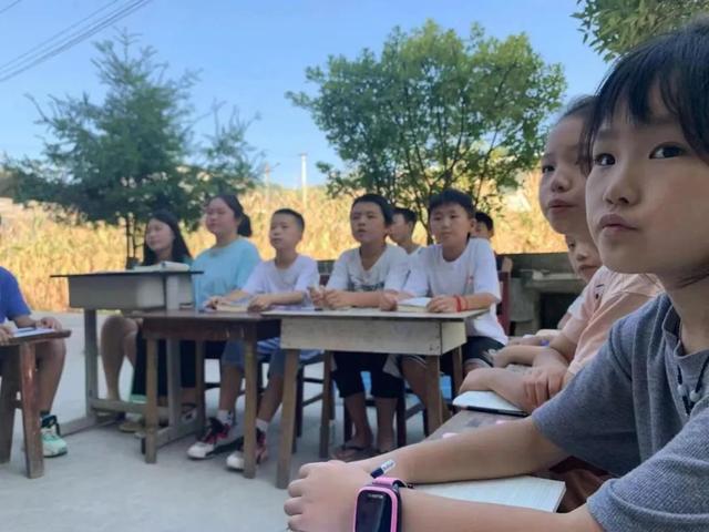 退休教授去贵州避暑后,做了一个决定……休闲区蓝鸢梦想 - Www.slyday.coM 退休教授去贵州避暑后,做了一个决定……休闲区蓝鸢梦想 - Www.slyday.coM