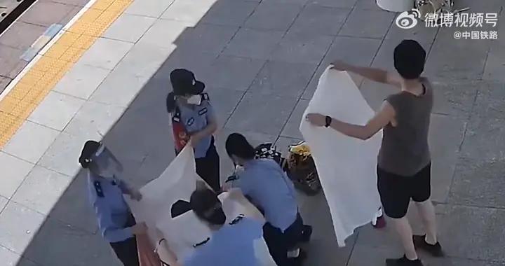 列车上孕妇突然临盆,火车站值班员秒变“助产士”|孕妇|列车|火车站_新浪新闻
