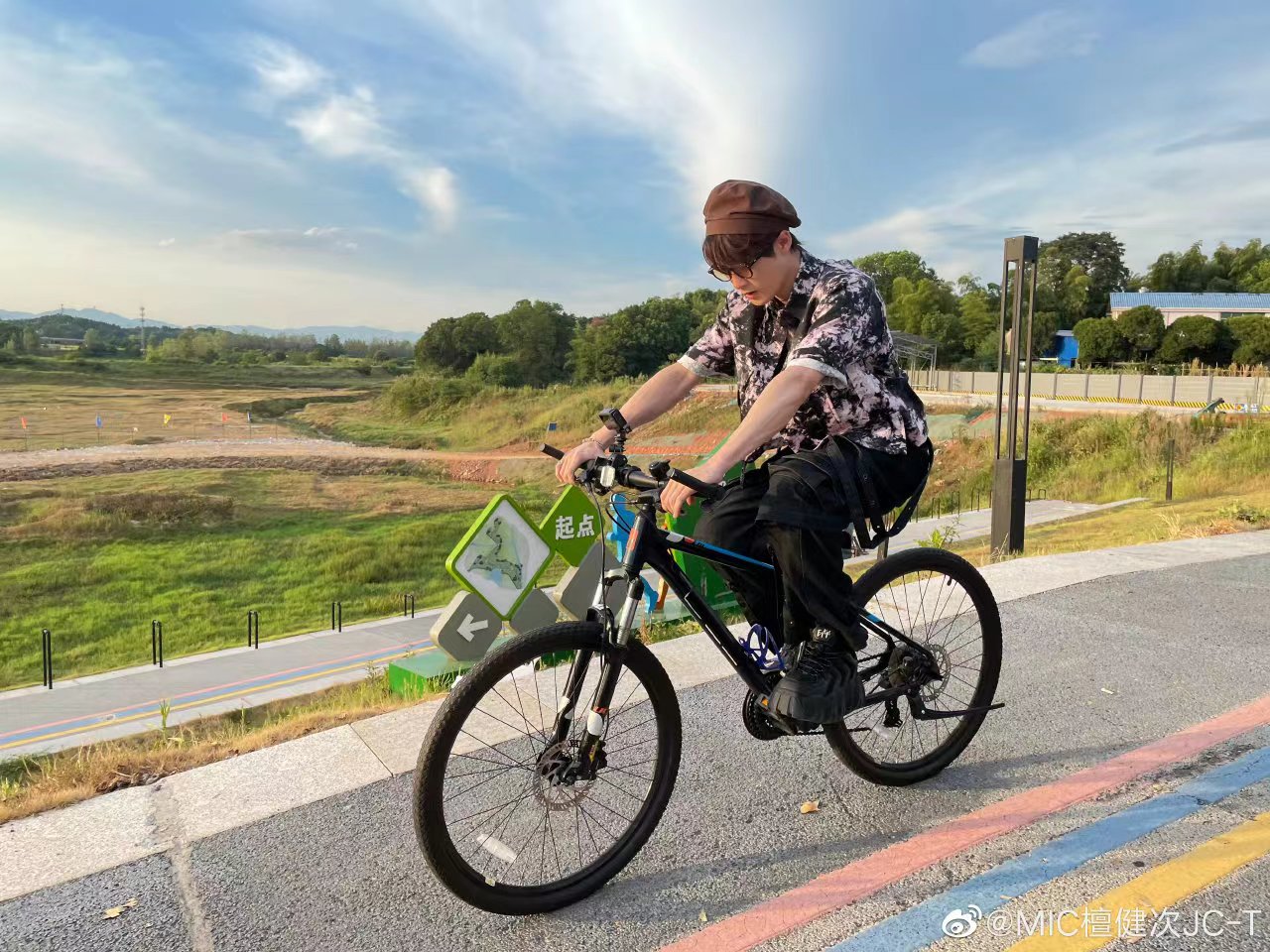 檀健次晒人类驯服自行车实录,四张图告别八月,九月秒变大忙人休闲区蓝鸢梦想 - Www.slyday.coM 檀健次晒人类驯服自行车实录,四张图告别八月,九月秒变大忙人休闲区蓝鸢梦想 - Www.slyday.coM