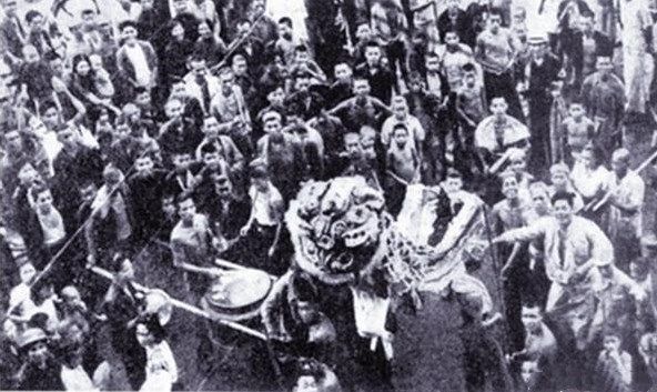 日本投降的那一刻,全中国沸腾了!老照片为您讲述77年前的今天!休闲区蓝鸢梦想 - Www.slyday.coM 日本投降的那一刻,全中国沸腾了!老照片为您讲述77年前的今天!休闲区蓝鸢梦想 - Www.slyday.coM