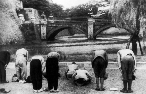 日本投降的那一刻,全中国沸腾了!老照片为您讲述77年前的今天!休闲区蓝鸢梦想 - Www.slyday.coM 日本投降的那一刻,全中国沸腾了!老照片为您讲述77年前的今天!休闲区蓝鸢梦想 - Www.slyday.coM