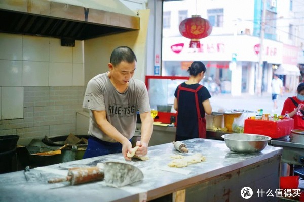 真吃不下了,这个靠海吃海的小县城怎么就能这么好吃!休闲区蓝鸢梦想 - Www.slyday.coM 真吃不下了,这个靠海吃海的小县城怎么就能这么好吃!休闲区蓝鸢梦想 - Www.slyday.coM