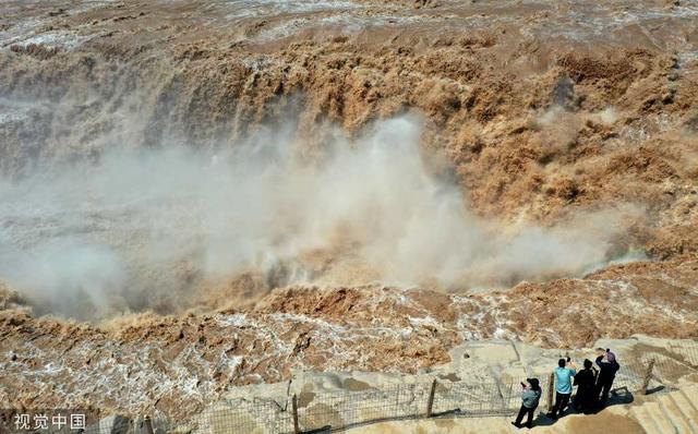 山西临汾:黄河壶口瀑布迎来秋汛 水花飞溅形成彩虹休闲区蓝鸢梦想 - Www.slyday.coM 山西临汾:黄河壶口瀑布迎来秋汛 水花飞溅形成彩虹休闲区蓝鸢梦想 - Www.slyday.coM