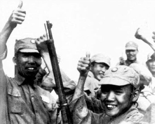 日本投降的那一刻,全中国沸腾了!老照片为您讲述77年前的今天!休闲区蓝鸢梦想 - Www.slyday.coM 日本投降的那一刻,全中国沸腾了!老照片为您讲述77年前的今天!休闲区蓝鸢梦想 - Www.slyday.coM