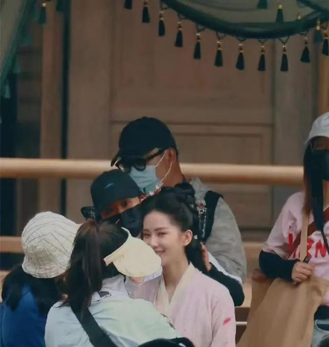 《一念关山》高清路透来了!刘诗诗造型获好评,还跟赵丽颖撞款休闲区蓝鸢梦想 - Www.slyday.coM 《一念关山》高清路透来了!刘诗诗造型获好评,还跟赵丽颖撞款休闲区蓝鸢梦想 - Www.slyday.coM