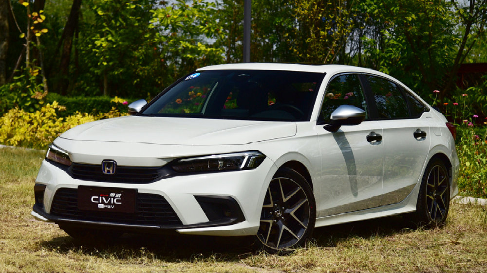 年轻人的新选择！比亚迪秦PLUS DM-i对比本田思域e:HEV