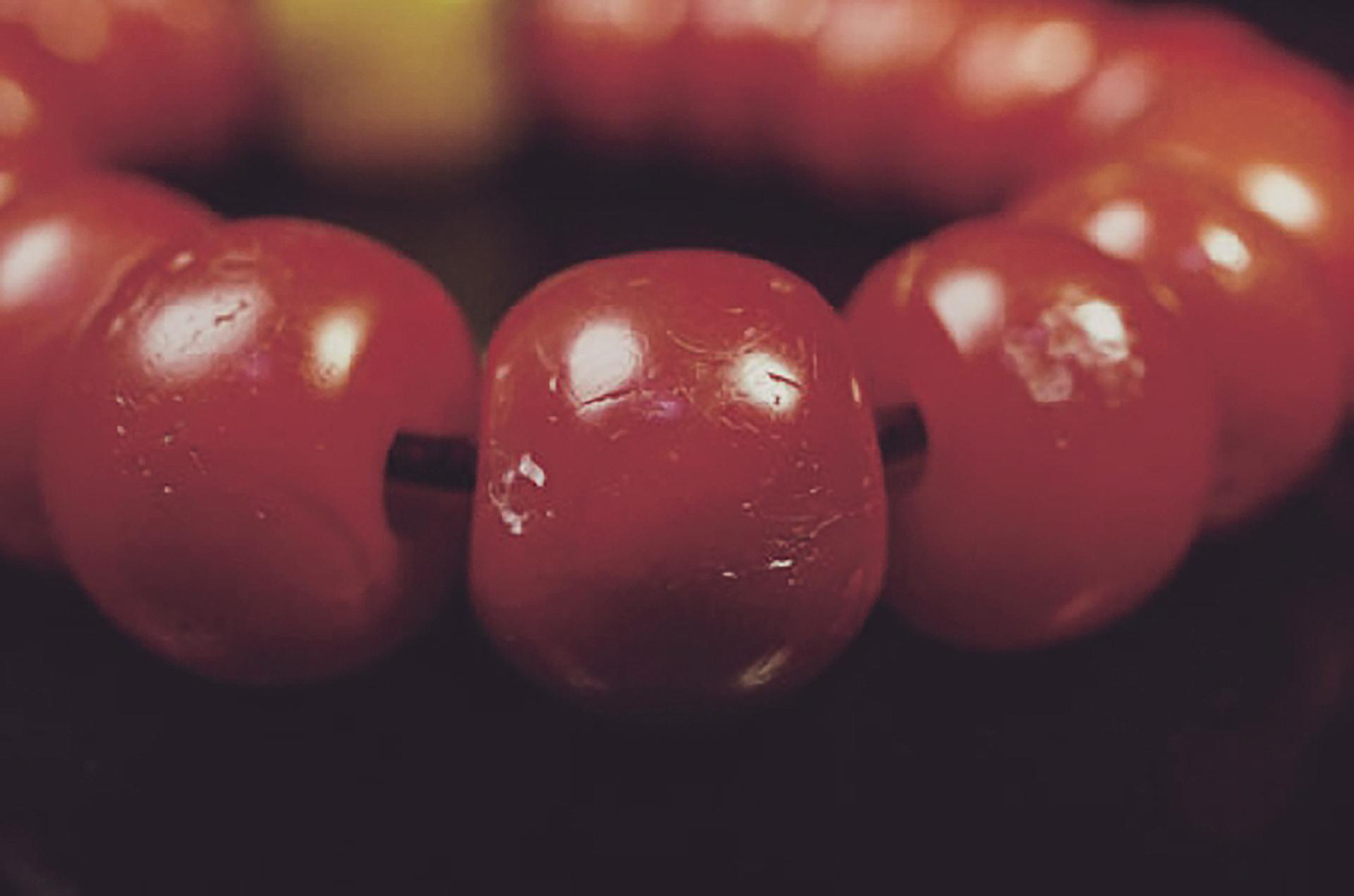 供卵公司(老珠子的包浆,也是判断年份的标准之一)