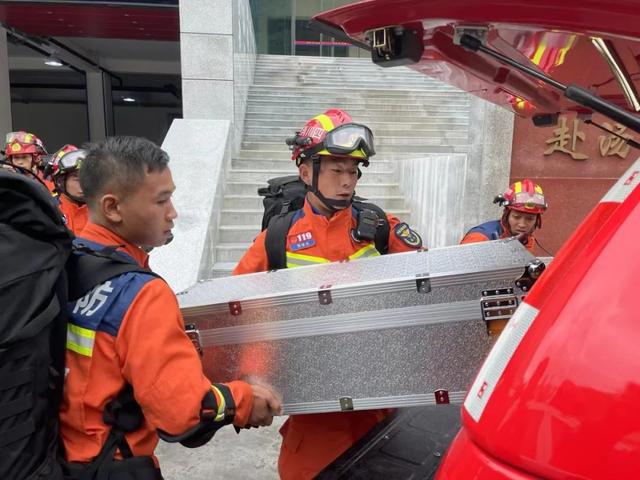 四川泸定6.8级地震,当地居民收到地震预警休闲区蓝鸢梦想 - Www.slyday.coM 四川泸定6.8级地震,当地居民收到地震预警休闲区蓝鸢梦想 - Www.slyday.coM