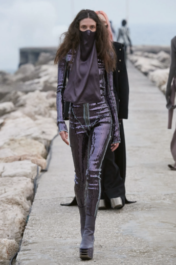 美女为啥穿破烂?解密BLACKPINK新歌里的末日废土风!休闲区蓝鸢梦想 - Www.slyday.coM 美女为啥穿破烂?解密BLACKPINK新歌里的末日废土风!休闲区蓝鸢梦想 - Www.slyday.coM