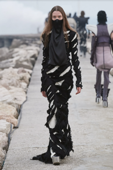 美女为啥穿破烂?解密BLACKPINK新歌里的末日废土风!休闲区蓝鸢梦想 - Www.slyday.coM 美女为啥穿破烂?解密BLACKPINK新歌里的末日废土风!休闲区蓝鸢梦想 - Www.slyday.coM