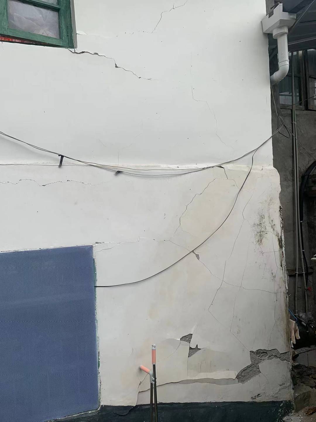 直击震后第一夜|泸定地震亲历者:目前物资很充足 虽然担心但是安心休闲区蓝鸢梦想 - Www.slyday.coM 直击震后第一夜|泸定地震亲历者:目前物资很充足 虽然担心但是安心休闲区蓝鸢梦想 - Www.slyday.coM