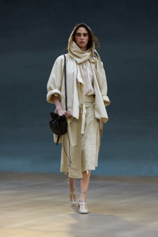 美女为啥穿破烂?解密BLACKPINK新歌里的末日废土风!休闲区蓝鸢梦想 - Www.slyday.coM 美女为啥穿破烂?解密BLACKPINK新歌里的末日废土风!休闲区蓝鸢梦想 - Www.slyday.coM