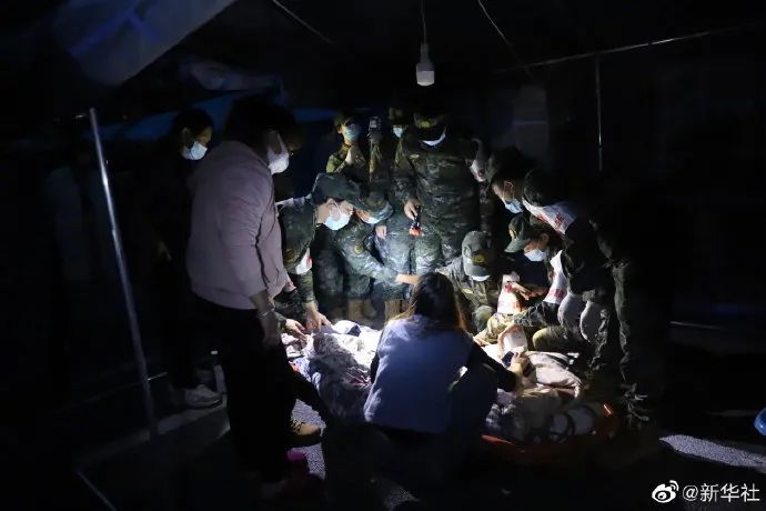 揪心!四川泸定地震已致46人遇难休闲区蓝鸢梦想 - Www.slyday.coM 揪心!四川泸定地震已致46人遇难休闲区蓝鸢梦想 - Www.slyday.coM