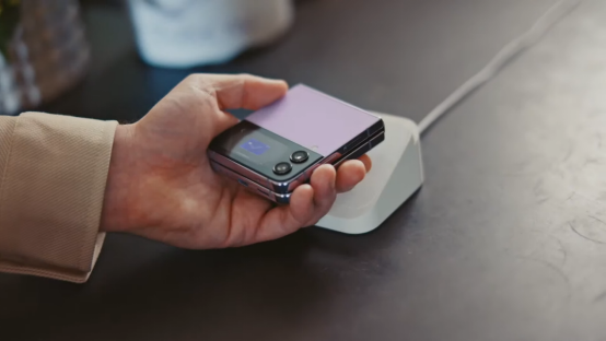 能“变形”的掌心小手机,体验过三星Filp4之后,真的回不去了休闲区蓝鸢梦想 - Www.slyday.coM 能“变形”的掌心小手机,体验过三星Filp4之后,真的回不去了休闲区蓝鸢梦想 - Www.slyday.coM