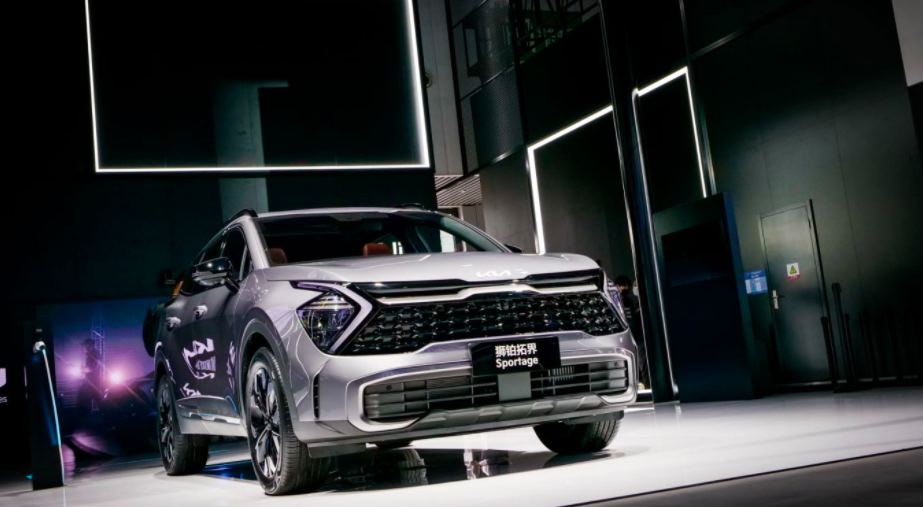 韩系车这次能翻身?高颜值够大气,内外升级,带你看起亚狮铂拓界休闲区蓝鸢梦想 - Www.slyday.coM 韩系车这次能翻身?高颜值够大气,内外升级,带你看起亚狮铂拓界休闲区蓝鸢梦想 - Www.slyday.coM