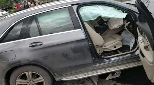 印度54岁亿万富翁意外车祸丧生 IIHS实测:不系安全带有多可怕休闲区蓝鸢梦想 - Www.slyday.coM 印度54岁亿万富翁意外车祸丧生 IIHS实测:不系安全带有多可怕休闲区蓝鸢梦想 - Www.slyday.coM