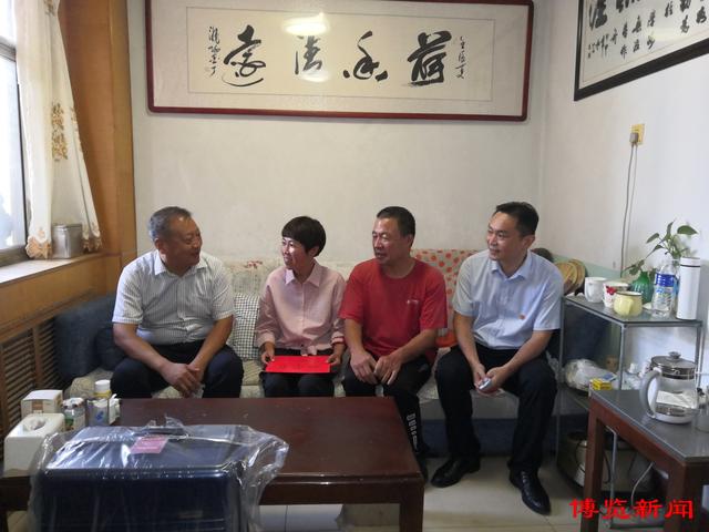 210万元资助660名困难职工子女——淄博市总工会“金秋助学”打出组合拳休闲区蓝鸢梦想 - Www.slyday.coM 210万元资助660名困难职工子女——淄博市总工会“金秋助学”打出组合拳休闲区蓝鸢梦想 - Www.slyday.coM