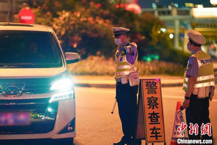 资料图:广州交警开展酒驾毒驾同查行动。 广东省公安厅 供图
