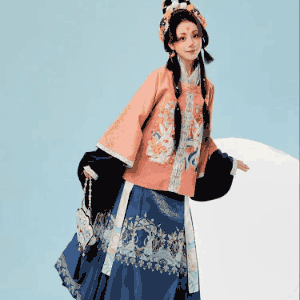 拜月、赏月迎中秋,穿上汉服还原古人的节日风雅~休闲区蓝鸢梦想 - Www.slyday.coM 拜月、赏月迎中秋,穿上汉服还原古人的节日风雅~休闲区蓝鸢梦想 - Www.slyday.coM