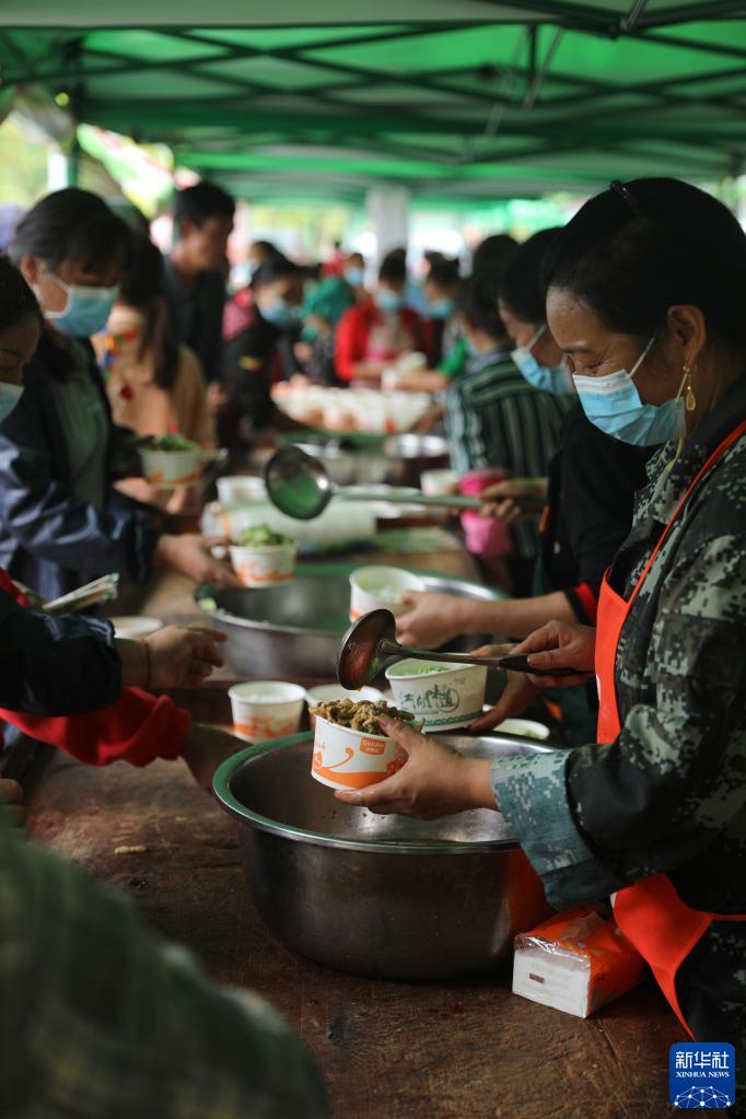 　　携程数据显示，今年一季度，可免签入境中国的新加坡游客同比增长10倍，马来西亚游客同比增长9倍，法国、西班牙、泰国游客均同比增长约4倍。 端午小长假期间，平台入境游订单量同比增长115%。来自美国、英国、澳大利亚、韩国和马来西亚的游客最多。