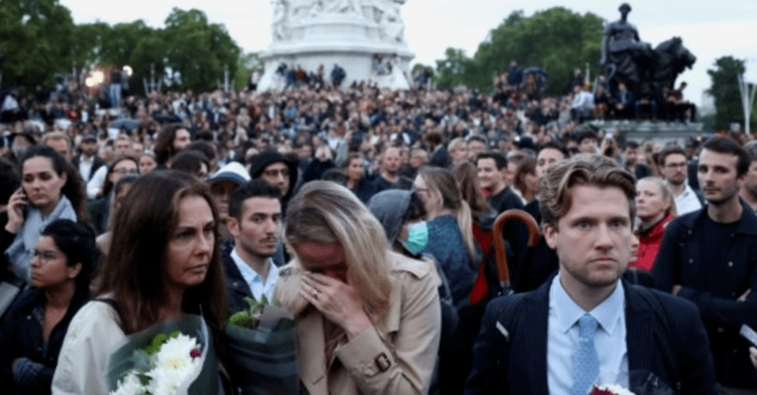 女王去世,三大巧合:她加冕时种的树死了,新国王的名字不吉利休闲区蓝鸢梦想 - Www.slyday.coM 女王去世,三大巧合:她加冕时种的树死了,新国王的名字不吉利休闲区蓝鸢梦想 - Www.slyday.coM